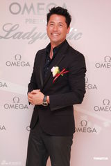 组图：杨谨华否认与怀秋相恋 羡慕林熙蕾怀孕祝福 