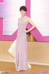 组图：郑裕玲亮相红毯 皮草雍容华贵