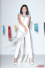 组图：小S杨丞琳同性暧昧 激情互摸挑逗尺度大