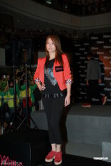 组图：林峰徐子珊出席活动 皆表态不会离开无线