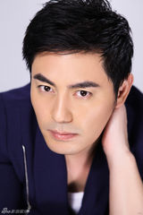 组图：气质型男牟凤彬时尚大片 眼神成熟内敛