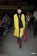 组图：小红莓乐队三度来台开唱 李心洁夫妇现身