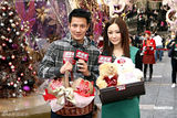 幻灯图集：关心妍丁子高出席抱抱会喜迎圣诞