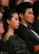 策划：卖萌耍宝手册揭秘 嘟嘴吐舌扮萝莉