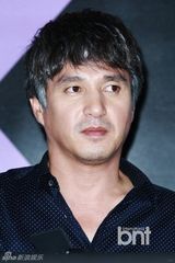 组图：金基德19禁新片试映 女主角性感露背