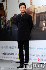 组图：金喜善新剧发布 荧屏牵手2PM玉泽演