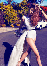 高清组图：超模Beegee登《Vogue》变身时尚新娘