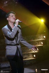 组图：《劲歌金曲》录影 黄耀明张继聪王菀之献唱