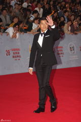 组图：第28届金鸡奖红毯 群星云集女星美艳男星帅气