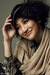 组图：曾泳醍秋装写真 蜜罐女孩打造别样时尚