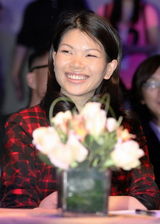 组图：导演陈奕利与名模吕燕为模特大赛当评委