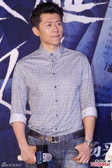 组图：杨采妮宣传《圣诞玫瑰》谈赵薇惺惺相惜