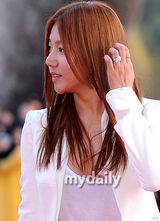 组图：郑日宇李彩英等出席韩国全州电影节开幕式