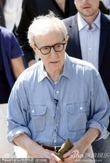 高清：开幕片《午夜巴黎》发布会 影帝阿德里安亮相