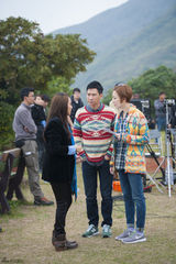 组图：《临时同居》开拍 郑秀文张家辉牵手撒欢