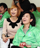 组图：WG誉恩出席平昌冬季残奥会志愿者授带仪式