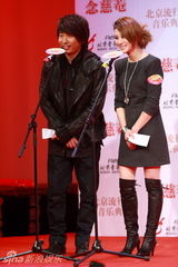 幻灯图集：中歌榜发布会 韩红模仿李宇春开唱
