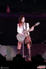 组图：邓紫棋曝林宥嘉支持个唱 害羞不谈