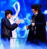 组图：鸟叔获首尔歌谣大奖最高奖 全场起立鼓掌