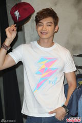 组图：辰亦儒返台会粉丝 期待重回歌手身份