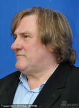 幻灯图集：《猛犸象》记者会 杰拉尔-德帕迪约亮相