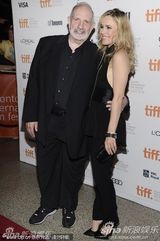 组图：瑞秋-麦克亚当斯性感现身《罪爱》首映