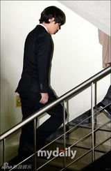 组图：Tony安等涉赌韩星出庭受审鞠躬认罪