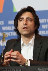 组图：《弗兰西丝夏》发布 女主角短裙俏丽亮相