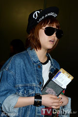 组图：《音乐中心》登泰国 SHINee闪耀2NE1酷帅