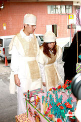 高清：已故艺人陈鸿烈设灵 蔡少芬佘诗曼素颜现身