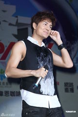 组图：吴克群梁静茹夏日唱响 潘玮柏杨丞琳接棒