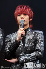 组图：韩团MBLAQ日本开唱 不顾形象大做鬼脸