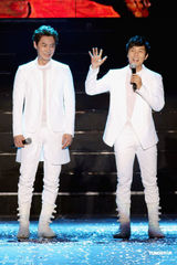 组图：神话组合台湾开唱热歌劲舞引爆全场
