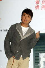 组图：张信哲担任剧场团长 不惧与王伟忠比舞台剧