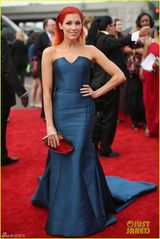 组图：56届格莱美红毯 泰勒透视麦当娜反串绅士