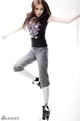 组图：晶女郎田蕾希休闲写真活力十足