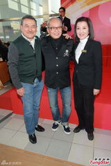 组图：群星贺梁家树荣休 汪明荃马德钟现身