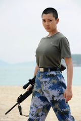 组图：刘思言《火蓝刀锋》演绎冷艳女战神