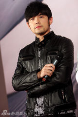 组图：周杰伦助阵“极限探索活动”发布会