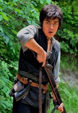 组图：《红槐花》卫视开播 张桐宁静共谱旷世情