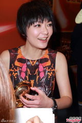 组图：钟嘉欣陈展鹏等主演齐聚 萧正楠否认绯闻