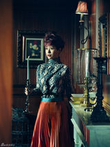 组图：海清复古宫廷风写真 散发性感女人味