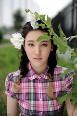 组图：刘筱筱全新森女写真 气质清新可人