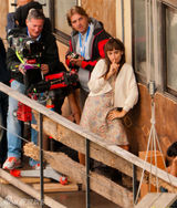 组图：佩内洛普-克鲁兹片场搞笑 一秒钟变胡子大叔