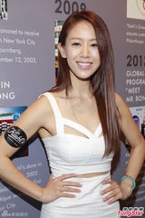 组图：梁靖琪大秀好身材 江若琳不介意拍情欲片