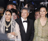 组图：李安领衔评审团登戛纳红毯 微笑儒雅