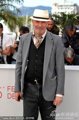 组图：《锈与骨》发布会 歌迪亚遭马提亚斯揩油