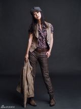 组图：苗圃笑动十月银幕 最新写真做潮流达人