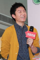 组图：韦礼安赞女友身材好 获粉丝送礼物惹尴尬