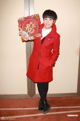 组图：东亚群星贺岁送祝福 任贤齐等拍摄贺年照